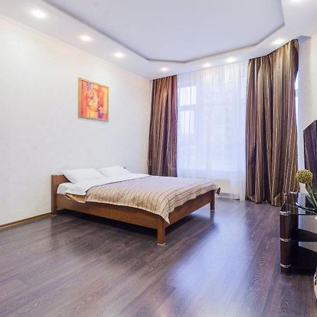 Navit Apartments With Breakfast,Near The Railway Station, The City Center, The Park Kiew Exterior foto