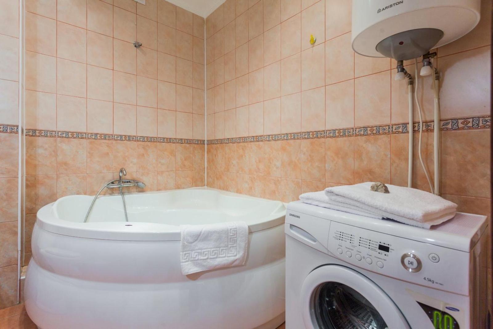 Navit Apartments With Breakfast,Near The Railway Station, The City Center, The Park Kiew Exterior foto
